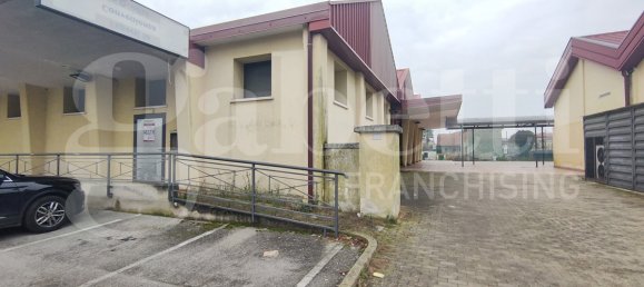1 room Commercial property in Porto Tolle, Italy No. 81097 13