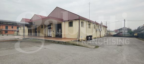1 room Commercial property in Porto Tolle, Italy No. 81097 2