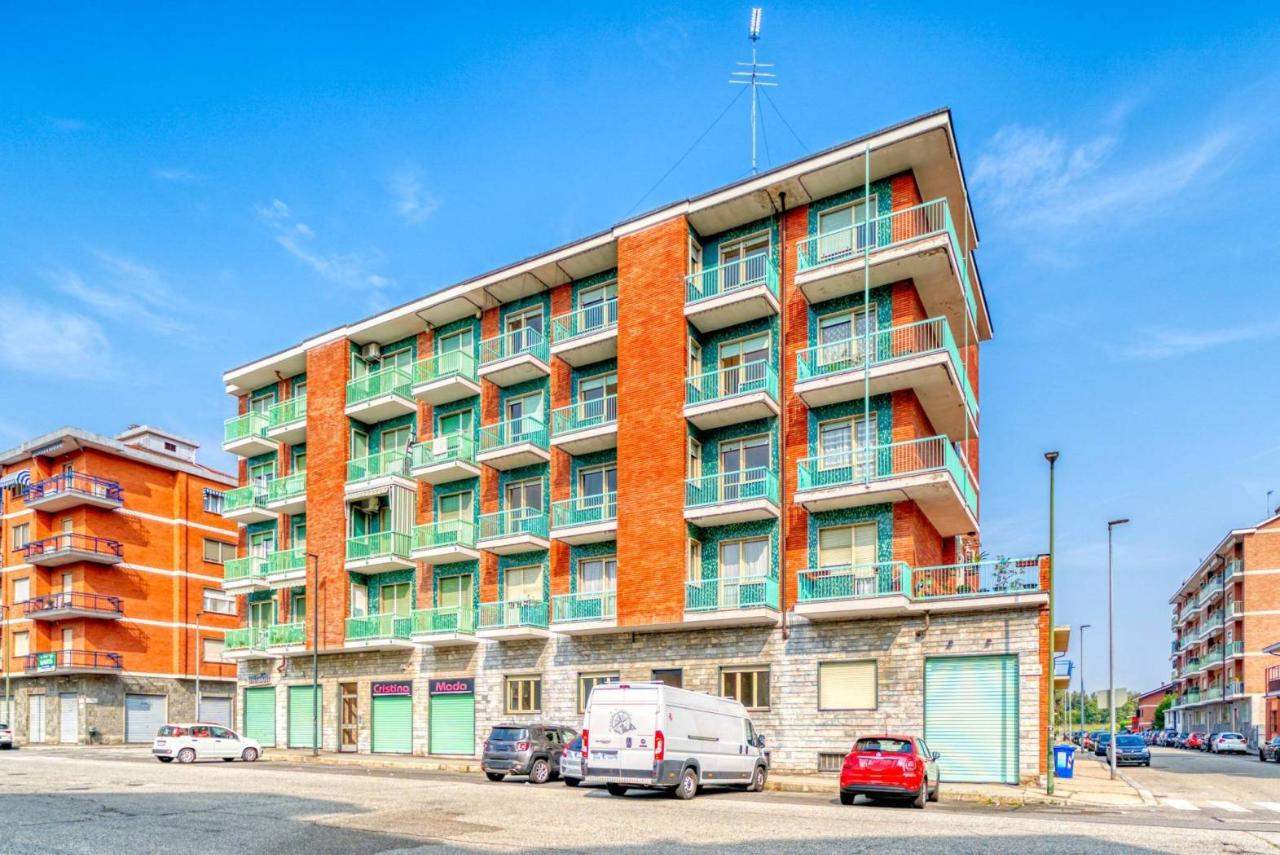 2 rooms Apartment in Turin, Italy No. 17937