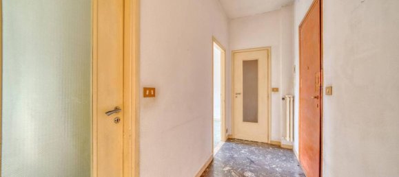 2 rooms Apartment in Turin, Italy No. 17937 10