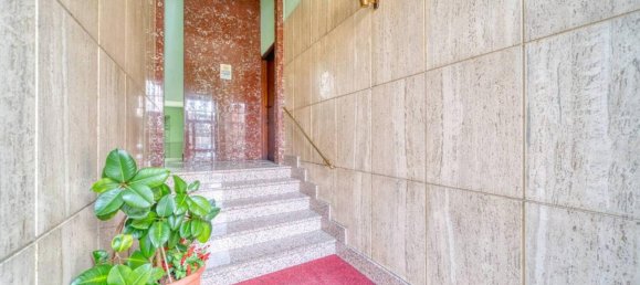 2 rooms Apartment in Turin, Italy No. 17937 2