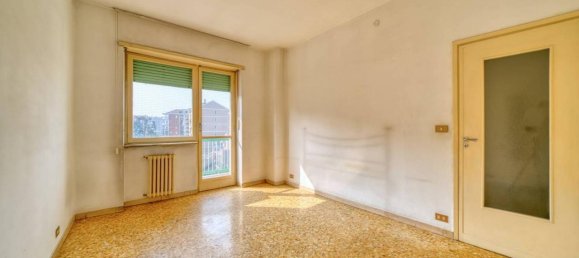 2 rooms Apartment in Turin, Italy No. 17937 7