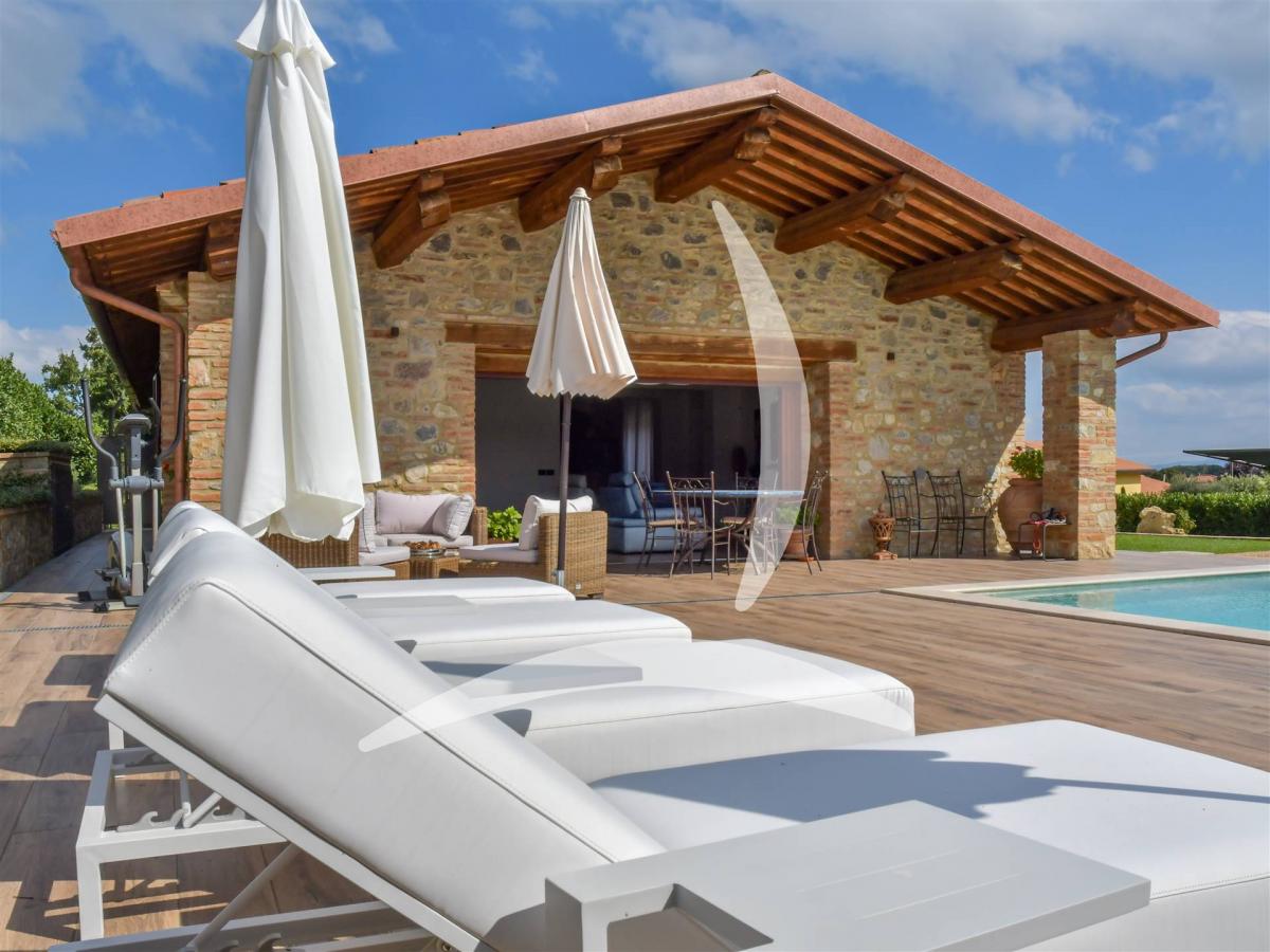 Villa de 4 dormitorios en Castiglione del Lago, Italy No. 757