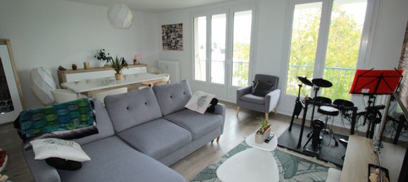 3 bedrooms Apartment in Chartres, France No. 154091 2