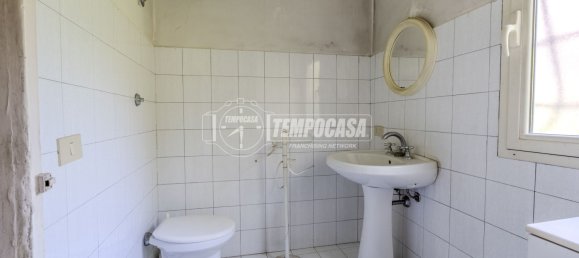 4 rooms Apartment in Viterbo, Italy No. 266260 13