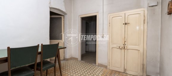4 rooms Apartment in Viterbo, Italy No. 266260 3