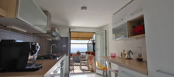 2 غرف نوم منزل ذو طابقين في Sanremo, Italy رقم 398634 16