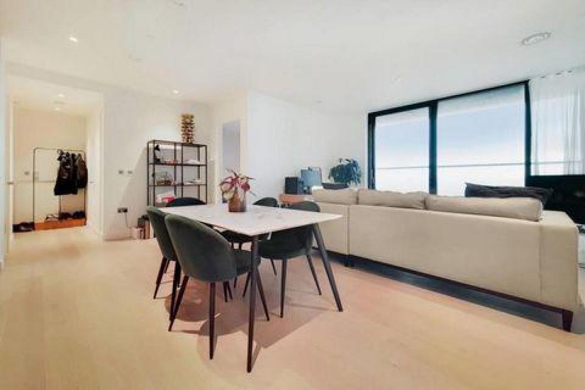 2 bedrooms Apartment in London, United Kingdom No. 690