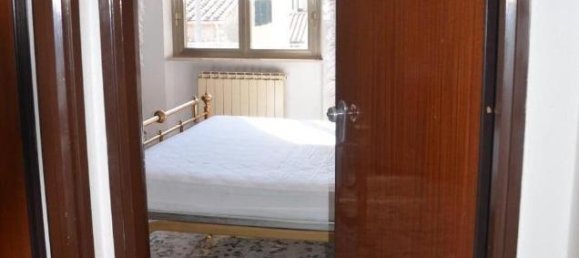 4 rooms Apartment in Vecchiano, Italy No. 33086 8