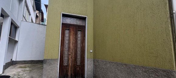 Дом с 6 комнатами в Гандино, Италия № 297795 12