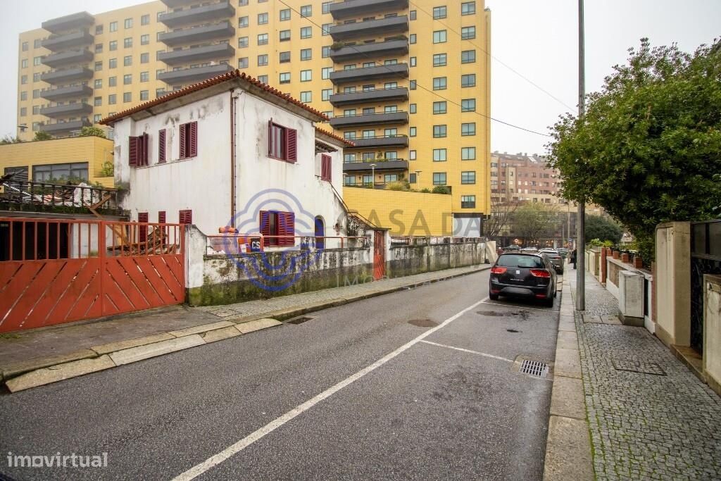 6 bedrooms House in Vila Nova de Gaia, Portugal No. 119617