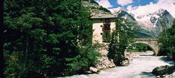 14 غرف نوم فندق في Courmayeur, Italy رقم 80522 20