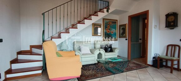 3-salle Appartement à Bergamo, Italy No. 238222 5
