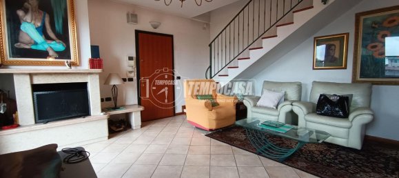 3-salle Appartement à Bergamo, Italy No. 238222 4