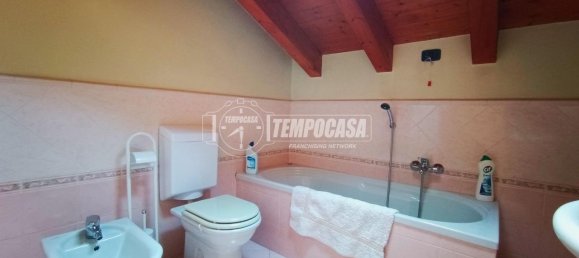 3-salle Appartement à Bergamo, Italy No. 238222 16