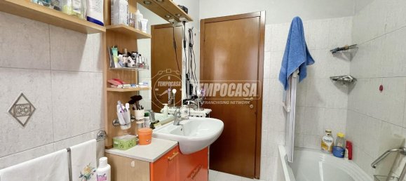 Квартира с 2 комнатами в Калько, Италия № 130827 22