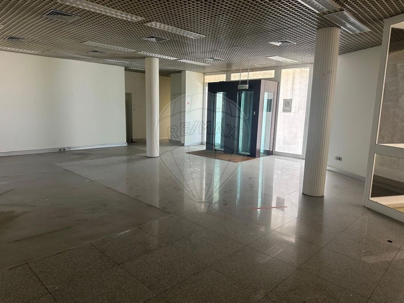  عقار تجاري في Sao Paio de Oleiros, Portugal 223متر مربع رقم 69308