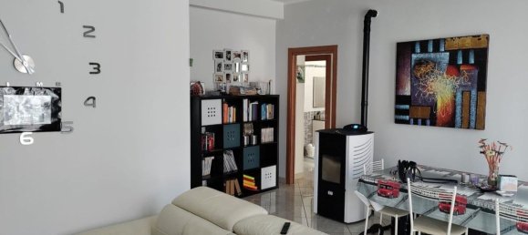 Квартира с 3 комнатами в Реджо Эмилия, Италия № 7419 3