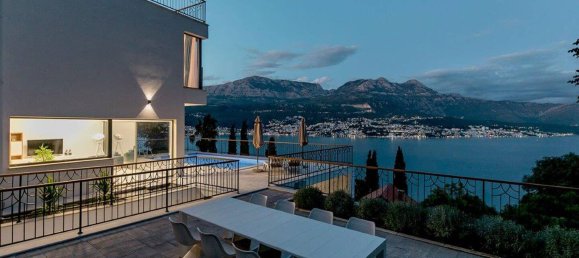 4 bedrooms Villa in Herceg Novi, Montenegro No. 343 23