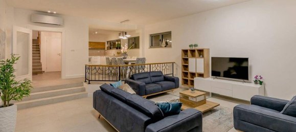 4 bedrooms Villa in Herceg Novi, Montenegro No. 343 28