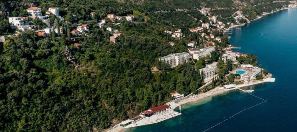 4 bedrooms Villa in Herceg Novi, Montenegro No. 343 20