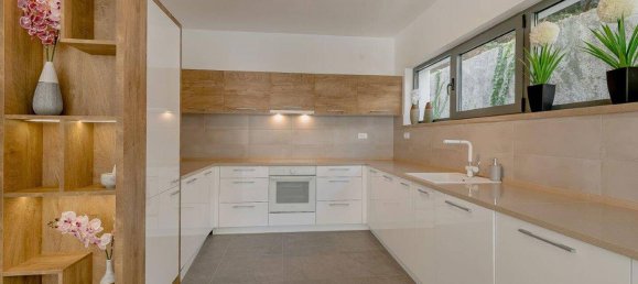 4 bedrooms Villa in Herceg Novi, Montenegro No. 343 30