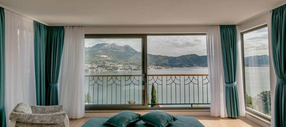 4 bedrooms Villa in Herceg Novi, Montenegro No. 343 4