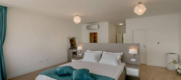 4 bedrooms Villa in Herceg Novi, Montenegro No. 343 7