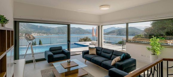 4 bedrooms Villa in Herceg Novi, Montenegro No. 343 26