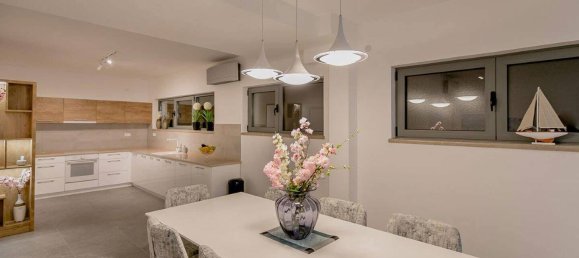 4 bedrooms Villa in Herceg Novi, Montenegro No. 343 3