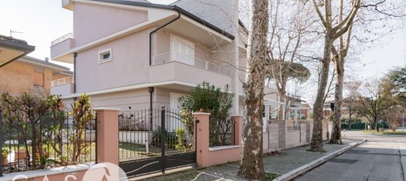 3 bedrooms House in Cesena, Italy No. 95636 2