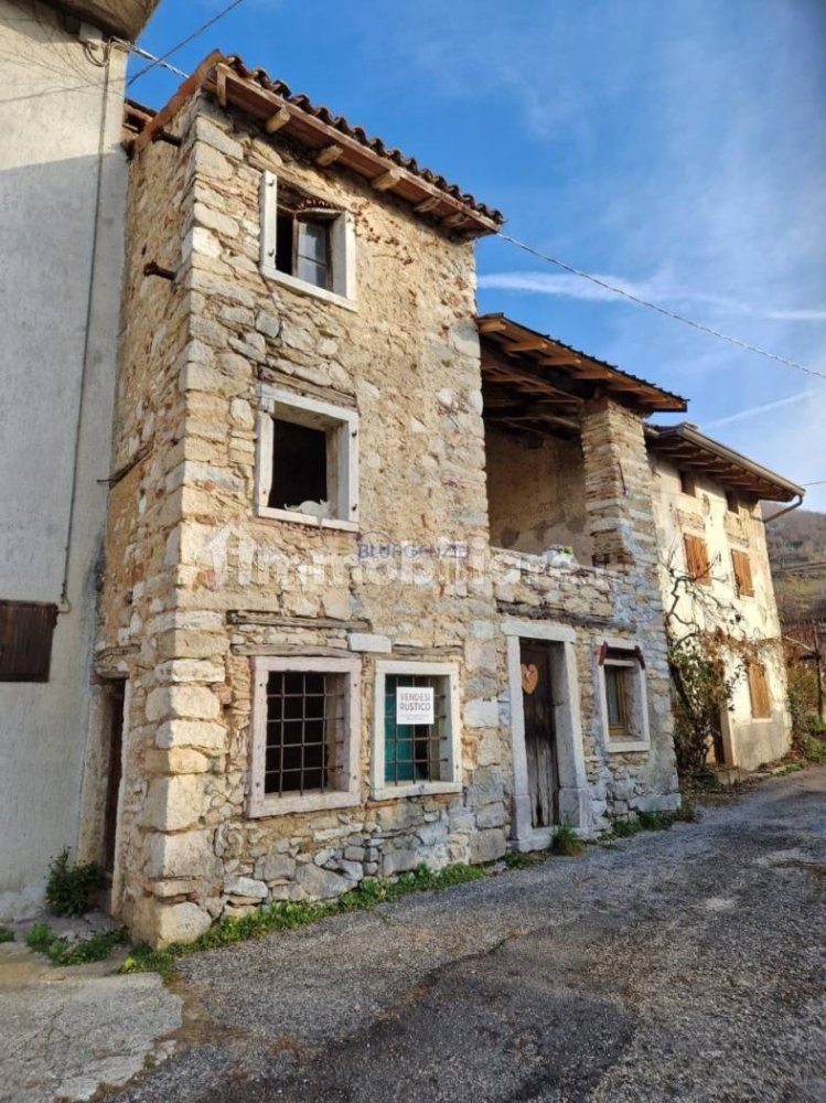 3 bedrooms House in Marostica, Italy No. 106671