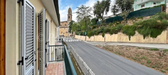 4-salle Appartement à Monte Giberto, Italy No. 23322 23