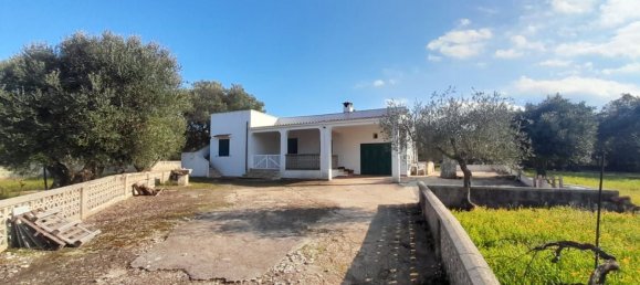 Villa de 5 habitaciónes en Ostuni, Italy No. 37396 37