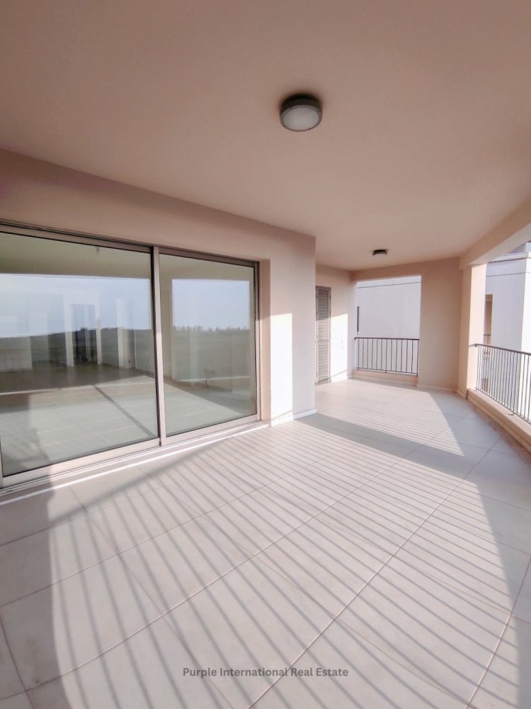 3 bedrooms Apartment in Kato Paphos, Cyprus No. 21809