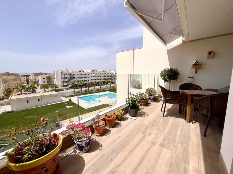 2 bedrooms Penthouse in Alicante, Spain No. 176260