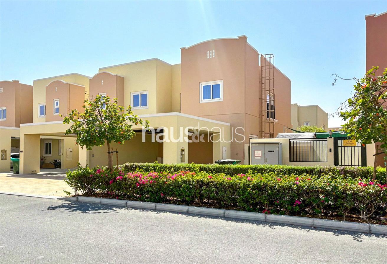 4 bedrooms Townhouse in Dubai Land, UAE No. 99325