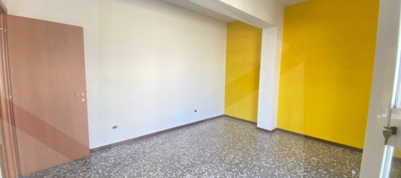 3-salle Appartement à Bari, Italy No. 29131 5