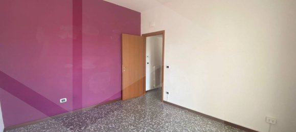 3-salle Appartement à Bari, Italy No. 29131 13