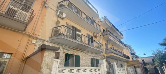 3-salle Appartement à Bari, Italy No. 29131 24