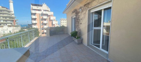 3-salle Appartement à Bari, Italy No. 29131 20