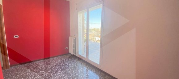 3-salle Appartement à Bari, Italy No. 29131 15