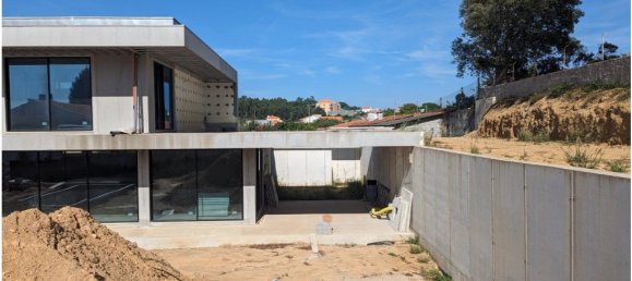 4 bedrooms House in Vila Nova de Gaia, Portugal No. 142489 8