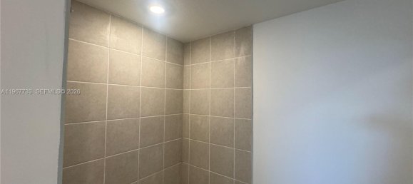3 bedrooms Duplex for rent in Miami, Miami-Dade, Florida, USA № 614413 13