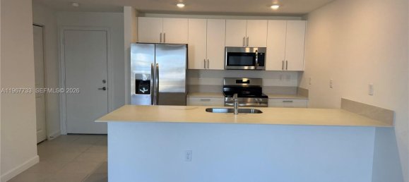 3 bedrooms Duplex for rent in Miami, Miami-Dade, Florida, USA № 614413 6