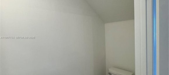 3 bedrooms Duplex for rent in Miami, Miami-Dade, Florida, USA № 614413 20