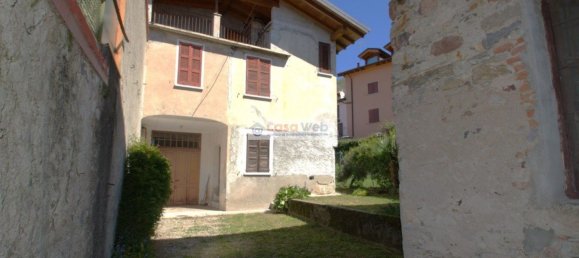 8 bedrooms House in Porto Valtravaglia, Italy No. 65779 3