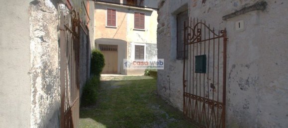 8 bedrooms House in Porto Valtravaglia, Italy No. 65779 2