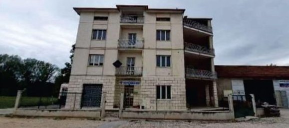 Casa T21 em Giano dell'Umbria, Italy N.º 371227 2