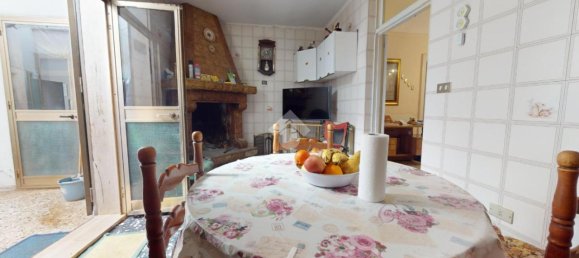 5 rooms House in Francavilla Fontana, Italy No. 33691 15